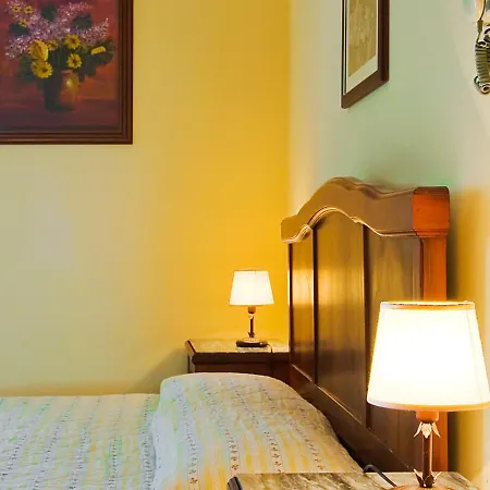 Sleeps 4 Pool Wifi Appartamento *